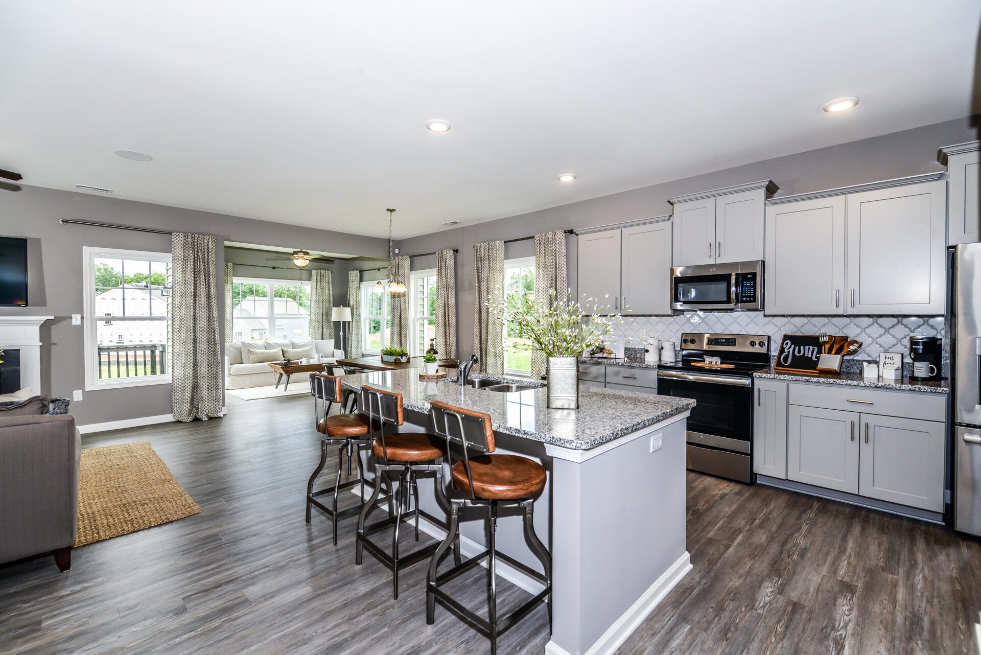 Castleton-46-6-juniper-kitchen1-dining Elmsted-kitchen-sunroom